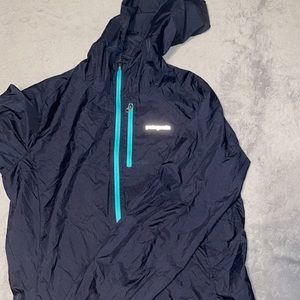 LIKE NEW Patagonia light windbreaker Medium